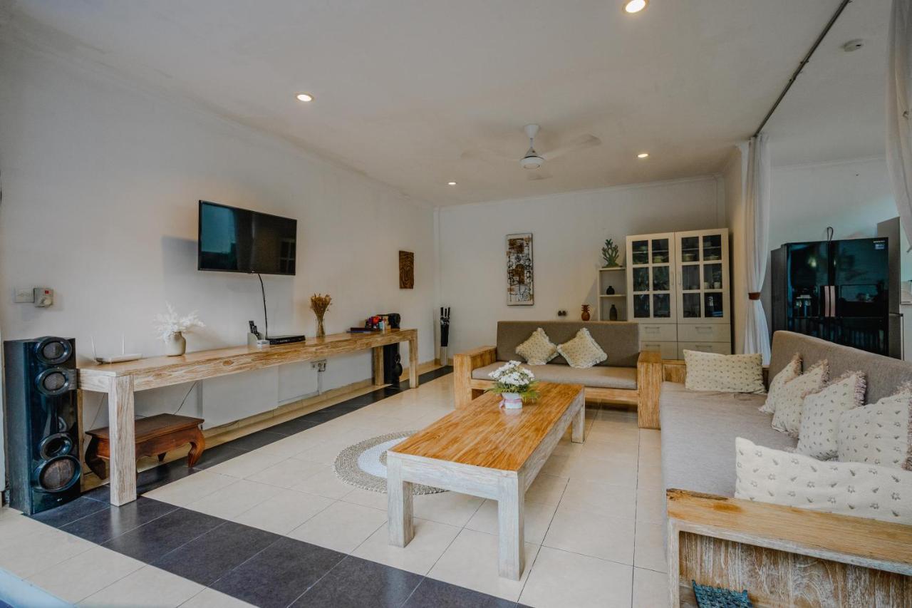 Villa Alleira Seminyak By Best Deals Asia Hospitality Exteriér fotografie